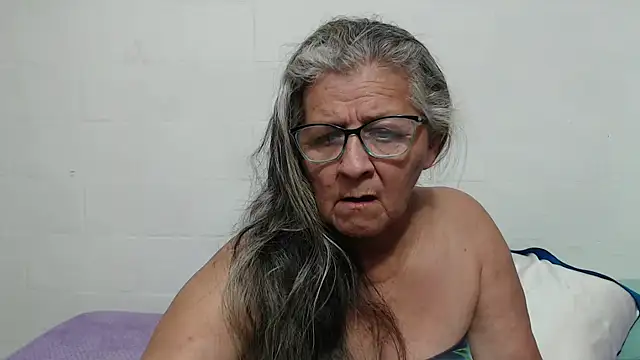 candy mature  online show from 4, 10, 2025
