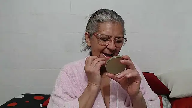 candy mature  online show from 1, 12, 2025