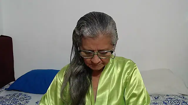 candy mature  online show from 23, 4, 2026