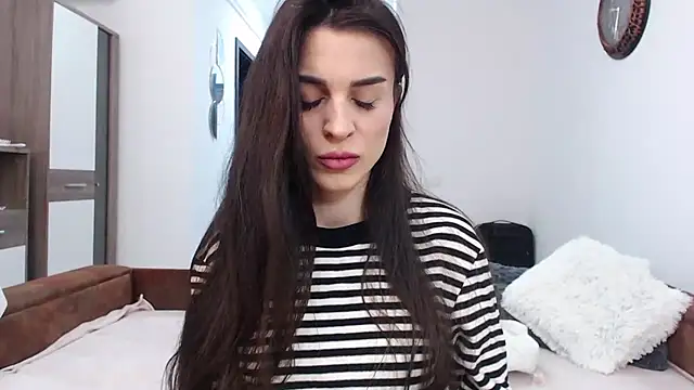 Snapshot of RebecaMur chatting on 7, 3, 2025 RebecaMur online show from 7, 3, 2025