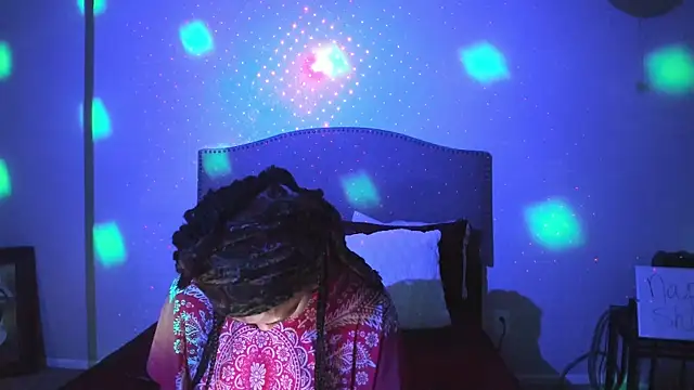 yiauana online show from 10, 11, 2025