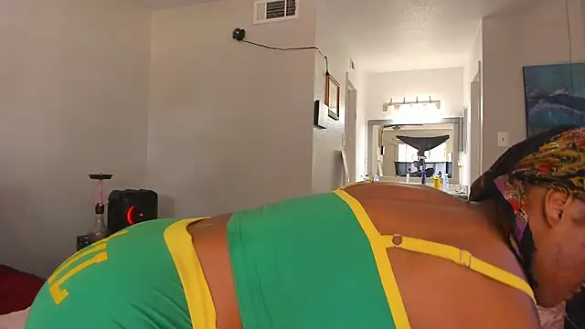 yiauana online show from 12, 11, 2025