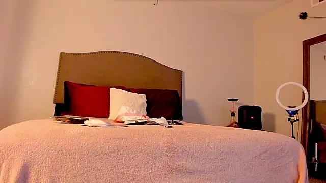 yiauana online show from 3, 11, 2025