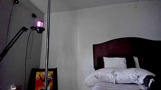 yiauana online show from 28, 10, 2025