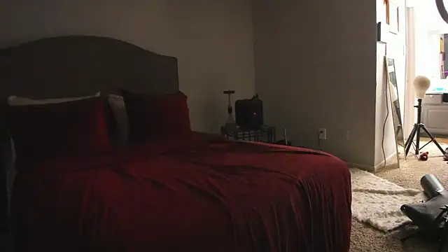 yiauana online show from 5, 12, 2025