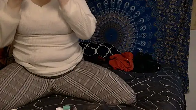 Snapshot of HeyyImHarlowe chatting on 8, 2, 2025 HeyyImHarlowe online show from 8, 2, 2025