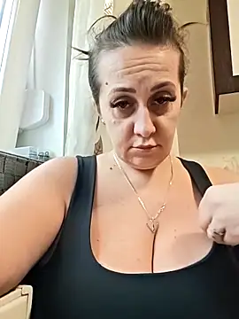 AvaLloyd online show from 30, 11, 2025