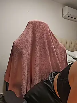 AvaLloyd online show from 17, 12, 2025