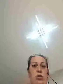 Snapshot of AvaLloyd chatting on 2, 7, 2026 AvaLloyd online show from 2, 7, 2026