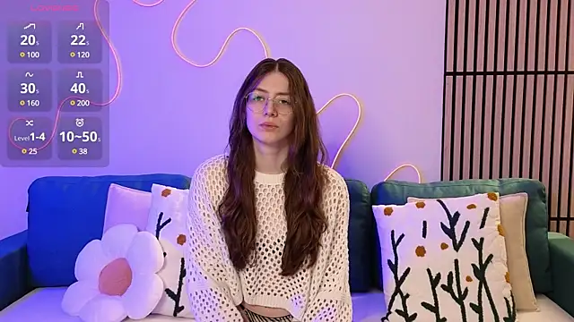 Ester Hill online show from 6, 3, 2025