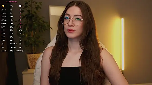 Ester Hill online show from 19, 9, 2025