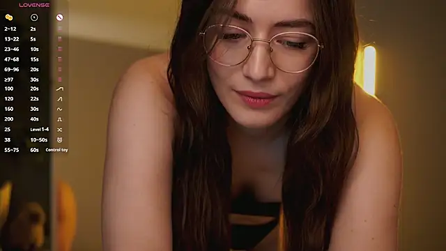 Ester Hill online show from 10, 9, 2025