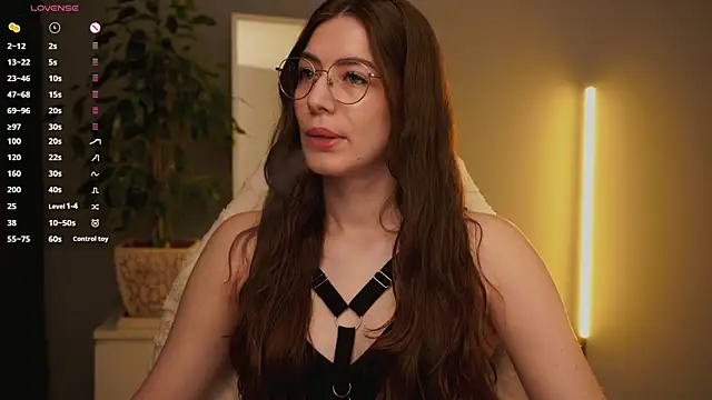 Ester Hill online show from 28, 9, 2025