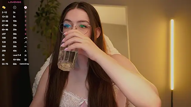 Ester Hill online show from 20, 2, 2026