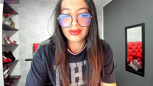 Snapshot of MiaWils_ chatting on 18, 2, 2025 MiaWils online show from 18, 2, 2025