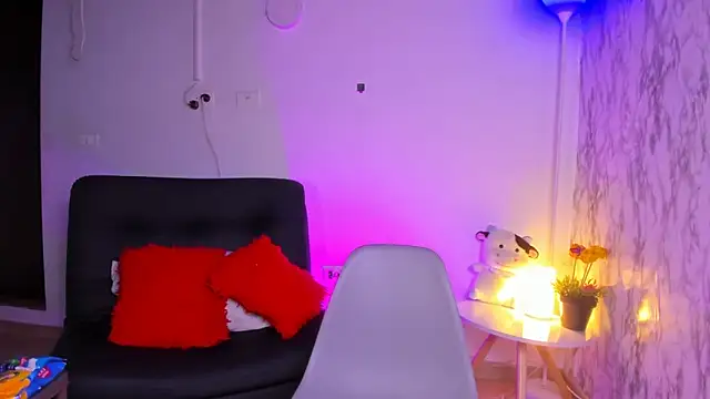 chloe blue online show from 24, 11, 2025