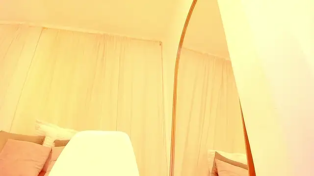 Snapshot of Petite_Lucie chatting on 10, 10, 2025 Petite Lucie online show from 10, 10, 2025