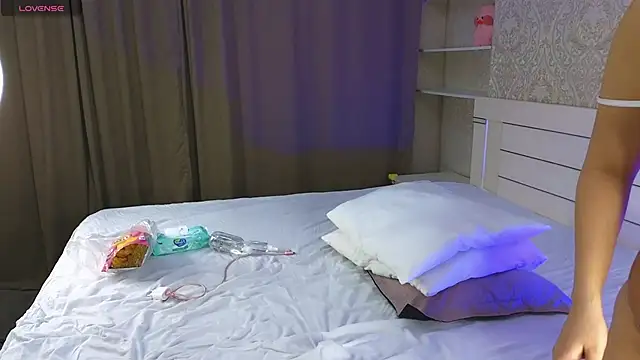 Diana Moon  online show from 24, 11, 2025