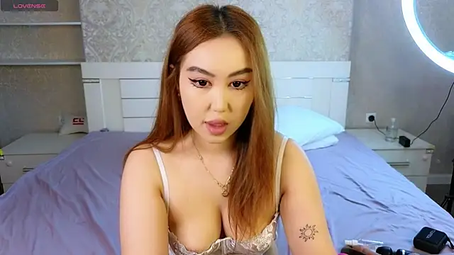 Diana Moon  online show from 22, 4, 2026