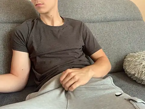 Honeeymaster online show from 5, 10, 2025