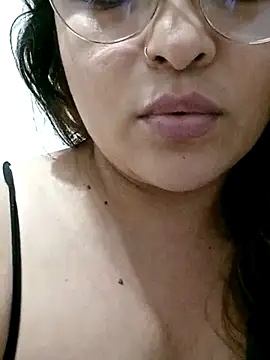 Kikalove18 online show from 4, 10, 2025