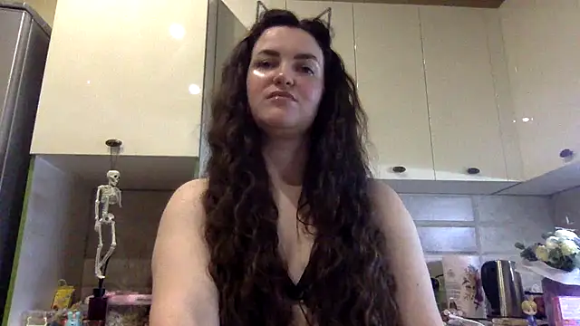 Karolina llove online show from 11, 10, 2025