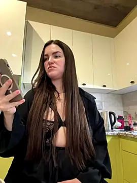 Karolina llove online show from 10, 11, 2025