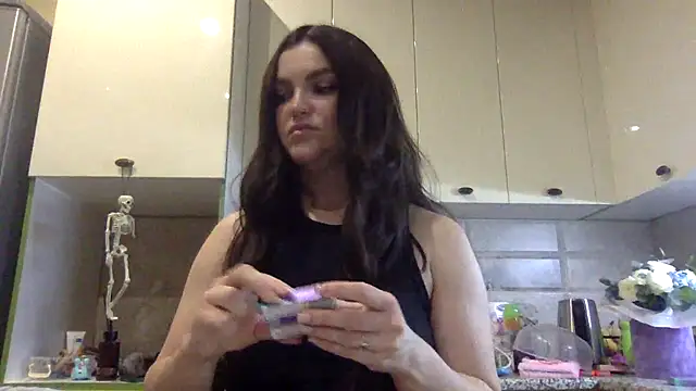 Karolina llove online show from 8, 10, 2025