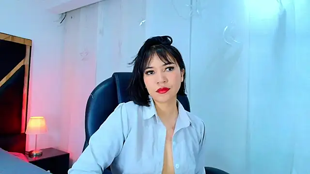 lina bedoya  online show from 24, 4, 2026