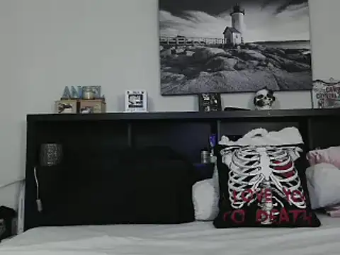 Snapshot of CrystalLakeXO chatting on 6, 3, 2025 CrystalLakeXO online show from 6, 3, 2025