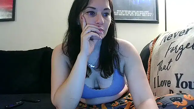 Snapshot of CrystalLakeXO chatting on 28, 9, 2025 CrystalLakeXO online show from 28, 9, 2025