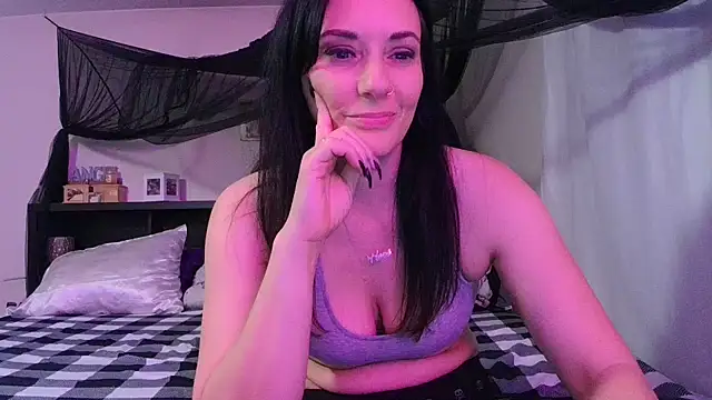 Snapshot of CrystalLakeXO chatting on 4, 6, 2026 CrystalLakeXO online show from 4, 6, 2026