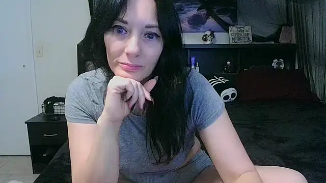 Snapshot of CrystalLakeXO chatting on 26, 4, 2026 CrystalLakeXO online show from 26, 4, 2026