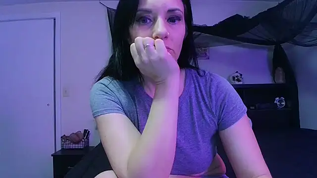 CrystalLakeXO online show from 10, 6, 2026