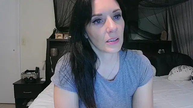 Snapshot of CrystalLakeXO chatting on 1, 5, 2026 CrystalLakeXO online show from 1, 5, 2026