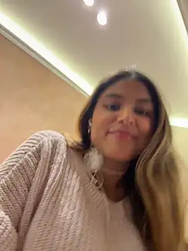 SaraParisi online show from 15, 12, 2025