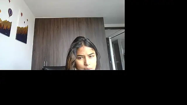 SaraParisi online show from 7, 3, 2026