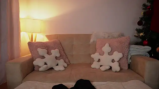 Snapshot of SaraParisi chatting on 26, 11, 2025 SaraParisi online show from 26, 11, 2025