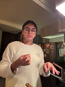 SaraParisi online show from 7, 1, 2026