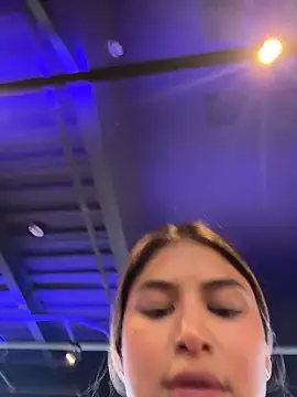 Snapshot of SaraParisi chatting on 31, 10, 2025 SaraParisi online show from 31, 10, 2025