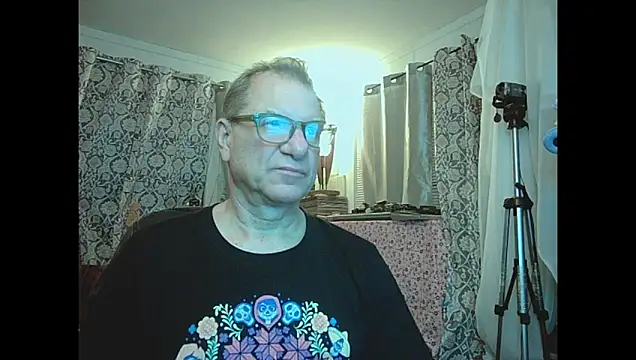 coryassman online show from 18, 4, 2026