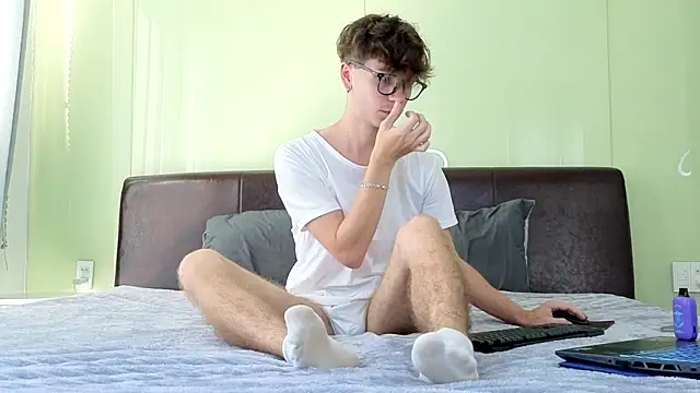 Joseph  Quinn online show from 23, 2, 2026