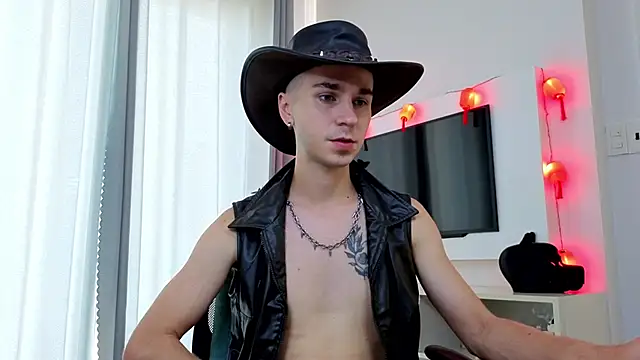 Joseph  Quinn online show from 12, 4, 2026