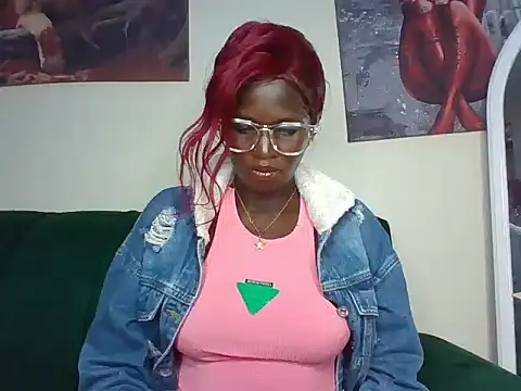 Snapshot of cutesmiling chatting on 28, 9, 2025 cutesmiling online show from 28, 9, 2025