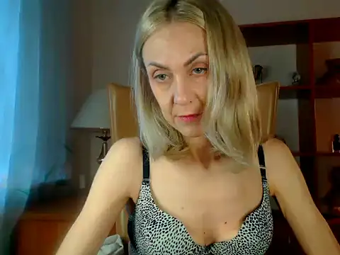 Snapshot of Tanya6547 chatting on 28, 11, 2025 Tanya6547 online show from 28, 11, 2025
