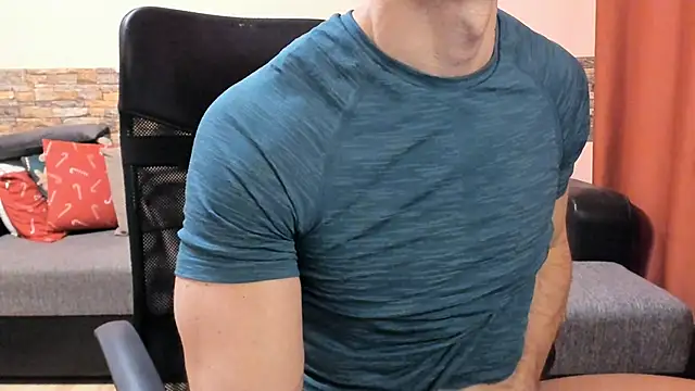 HotHunkTrainer online show from 6, 3, 2026