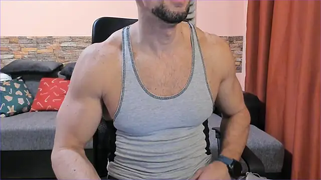 HotHunkTrainer online show from 20, 2, 2025