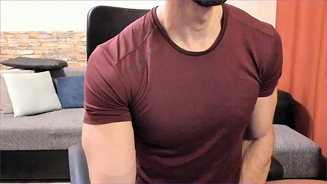 HotHunkTrainer online show from 11, 11, 2025