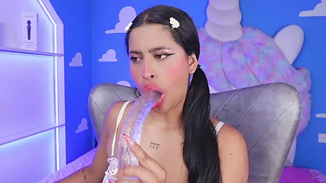 miss romyna online show from 15, 10, 2025