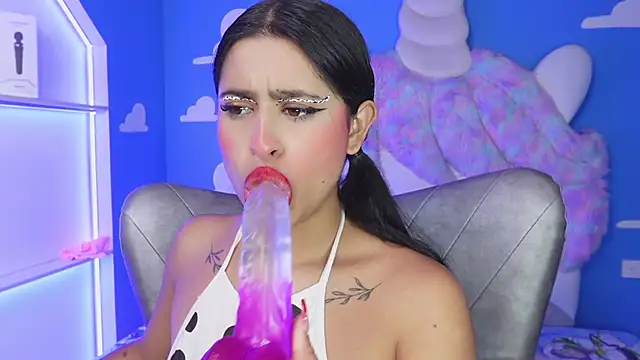 miss romyna online show from 5, 12, 2025